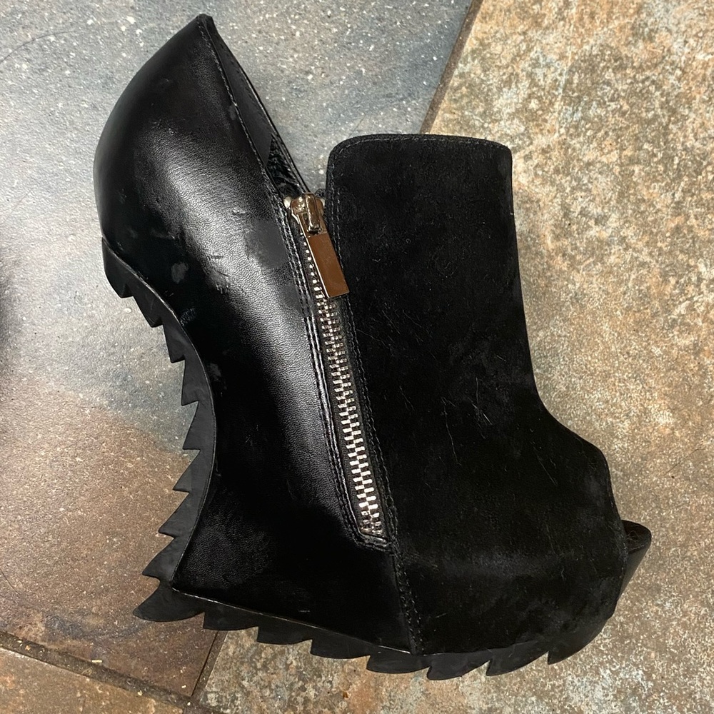 Heelless Black Velvet Faux Leather Wedge Booties - Picture 6 of 13